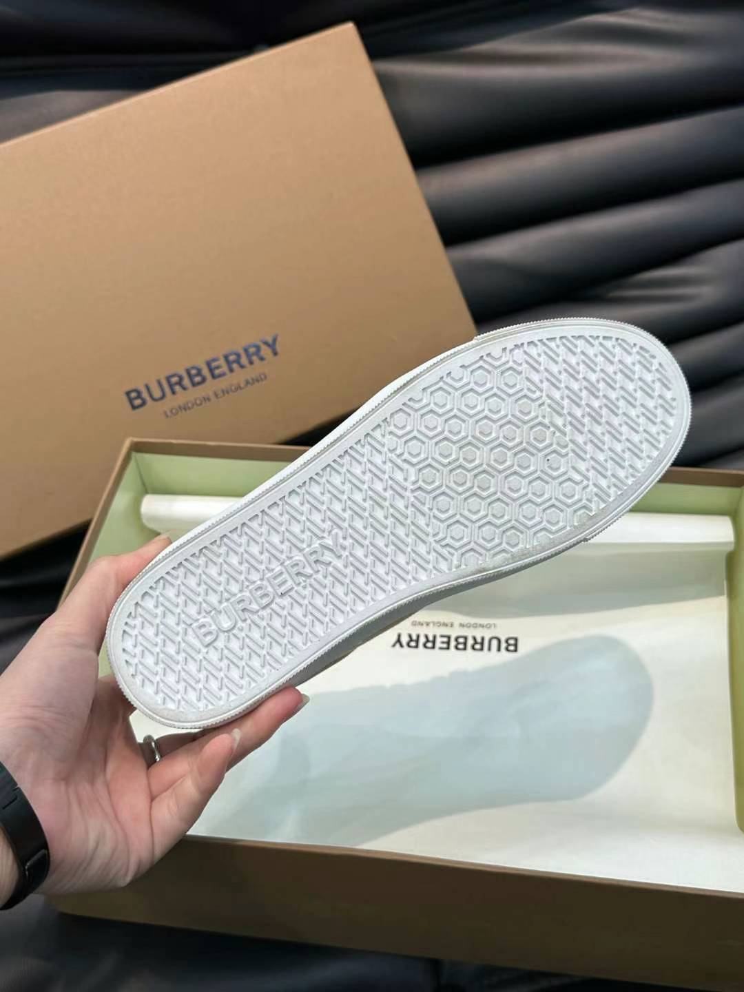 BURBERRY SNEAKER