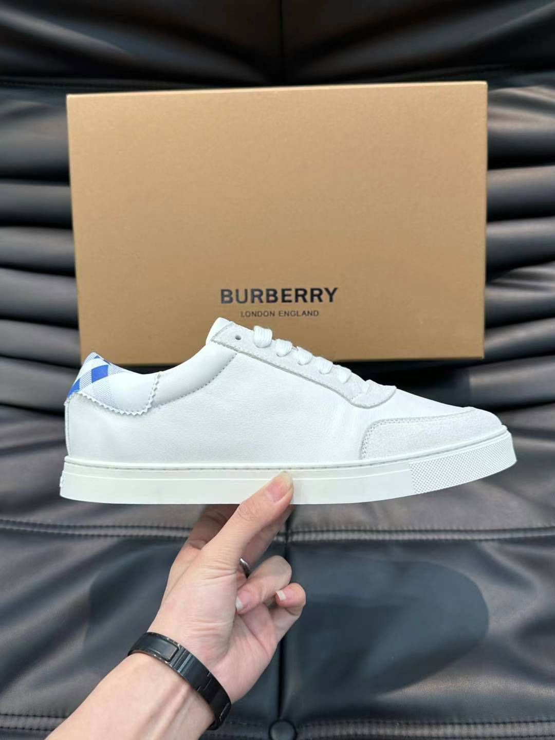 BURBERRY SNEAKER