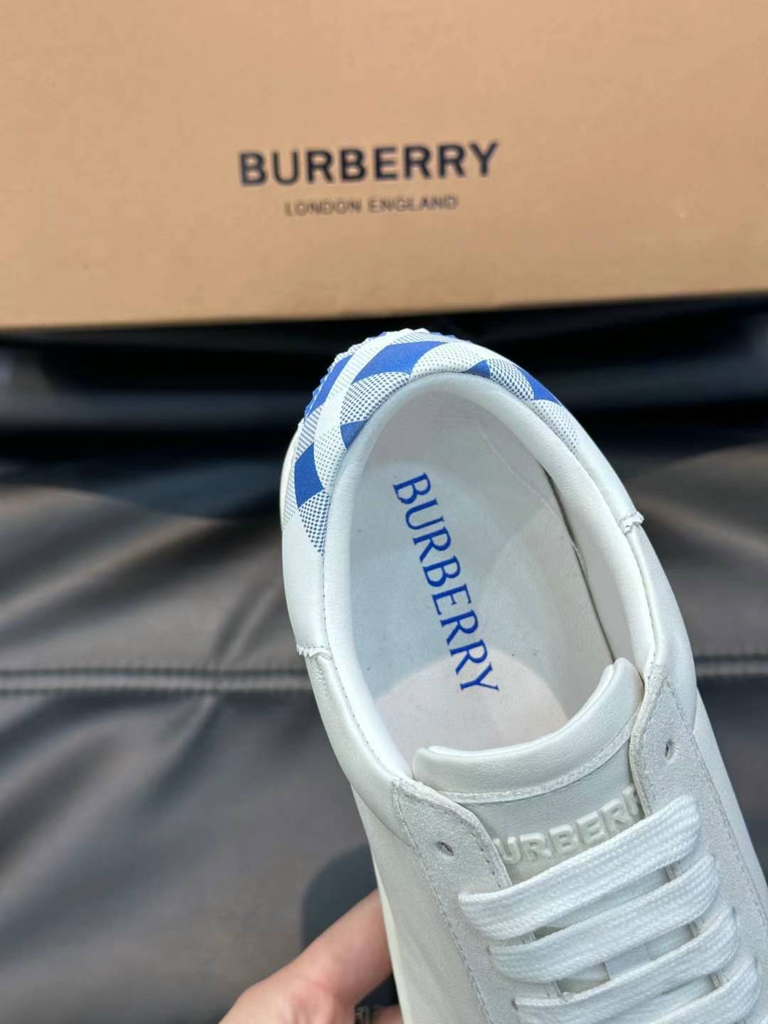 BURBERRY SNEAKER