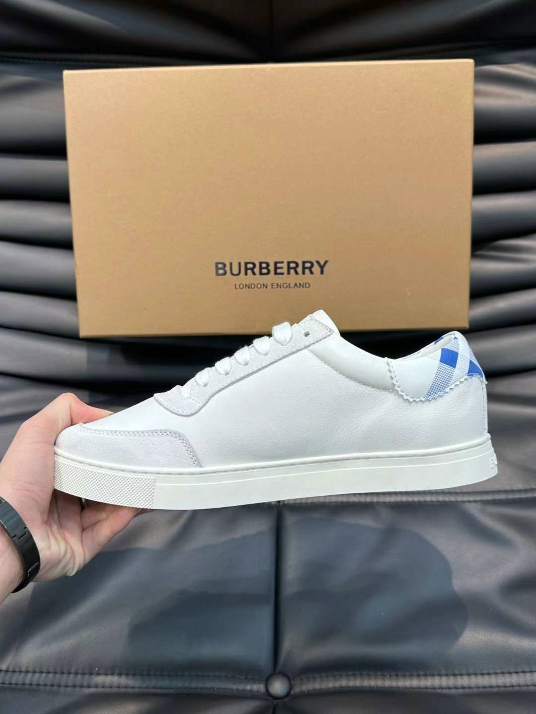 BURBERRY SNEAKER