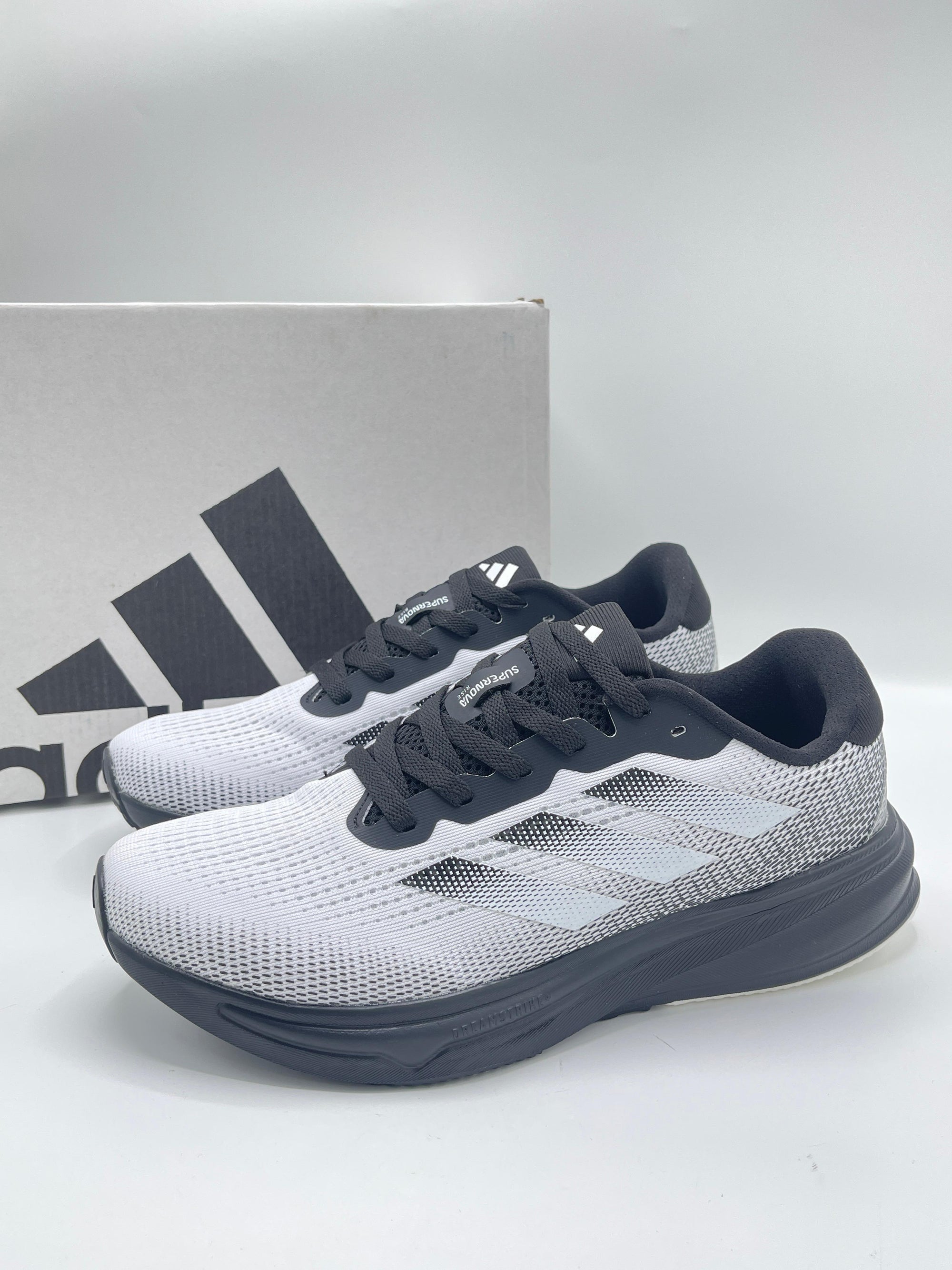 ADIDAS Supernova