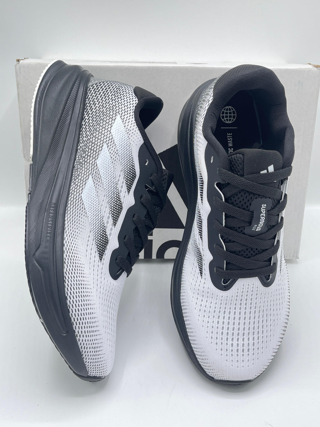ADIDAS Supernova