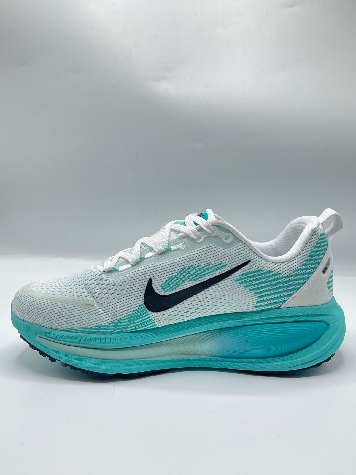 NIKE VOMERO 18