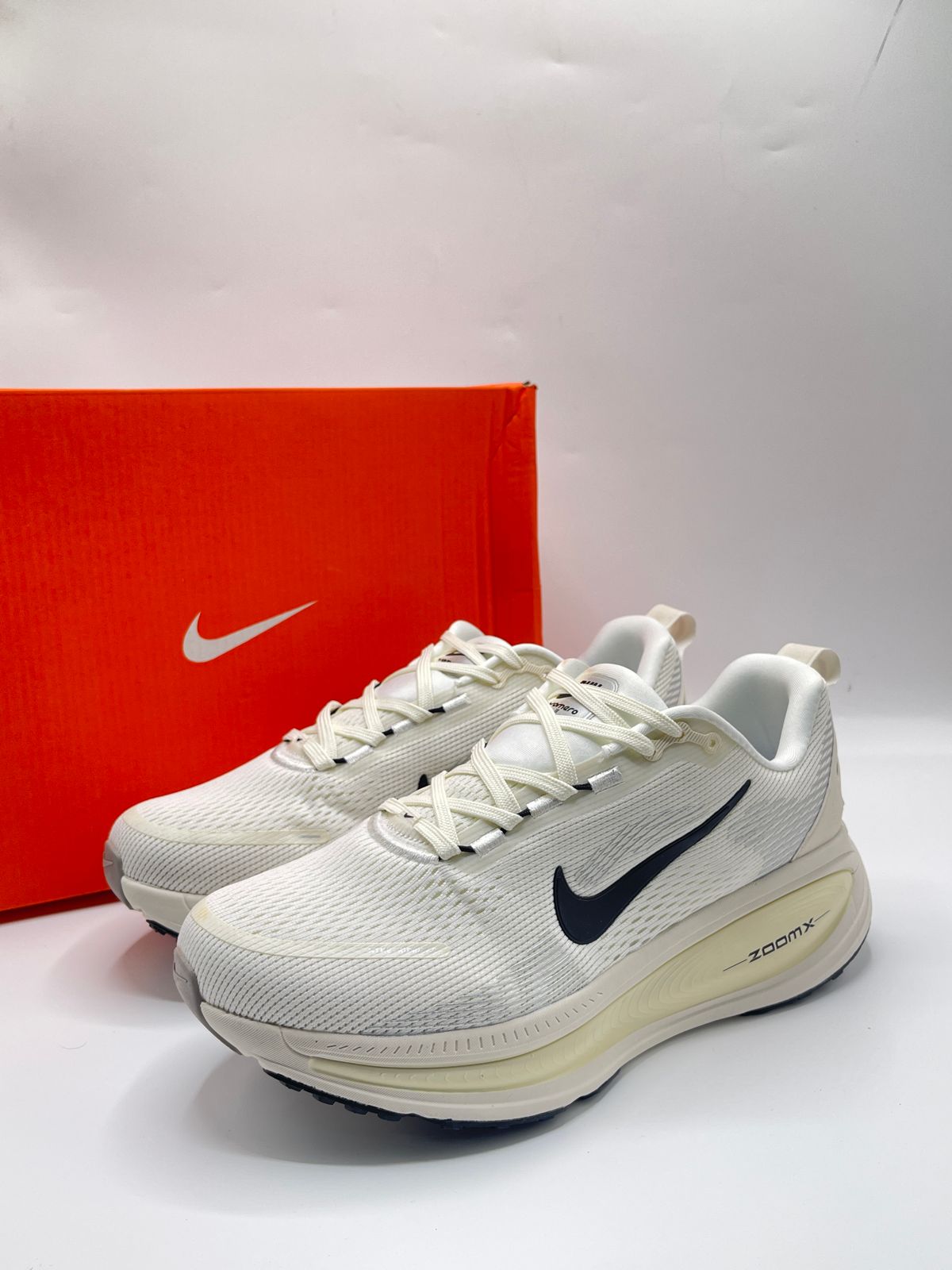 NIKE VOMERO 18