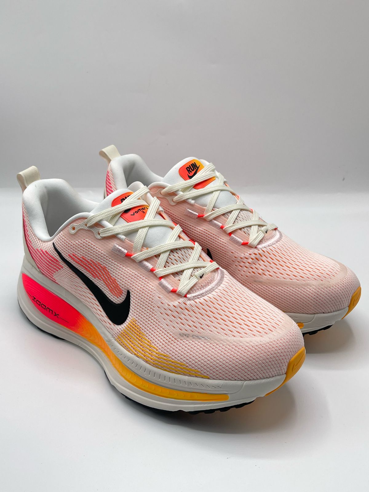 NIKE VOMERO 18
