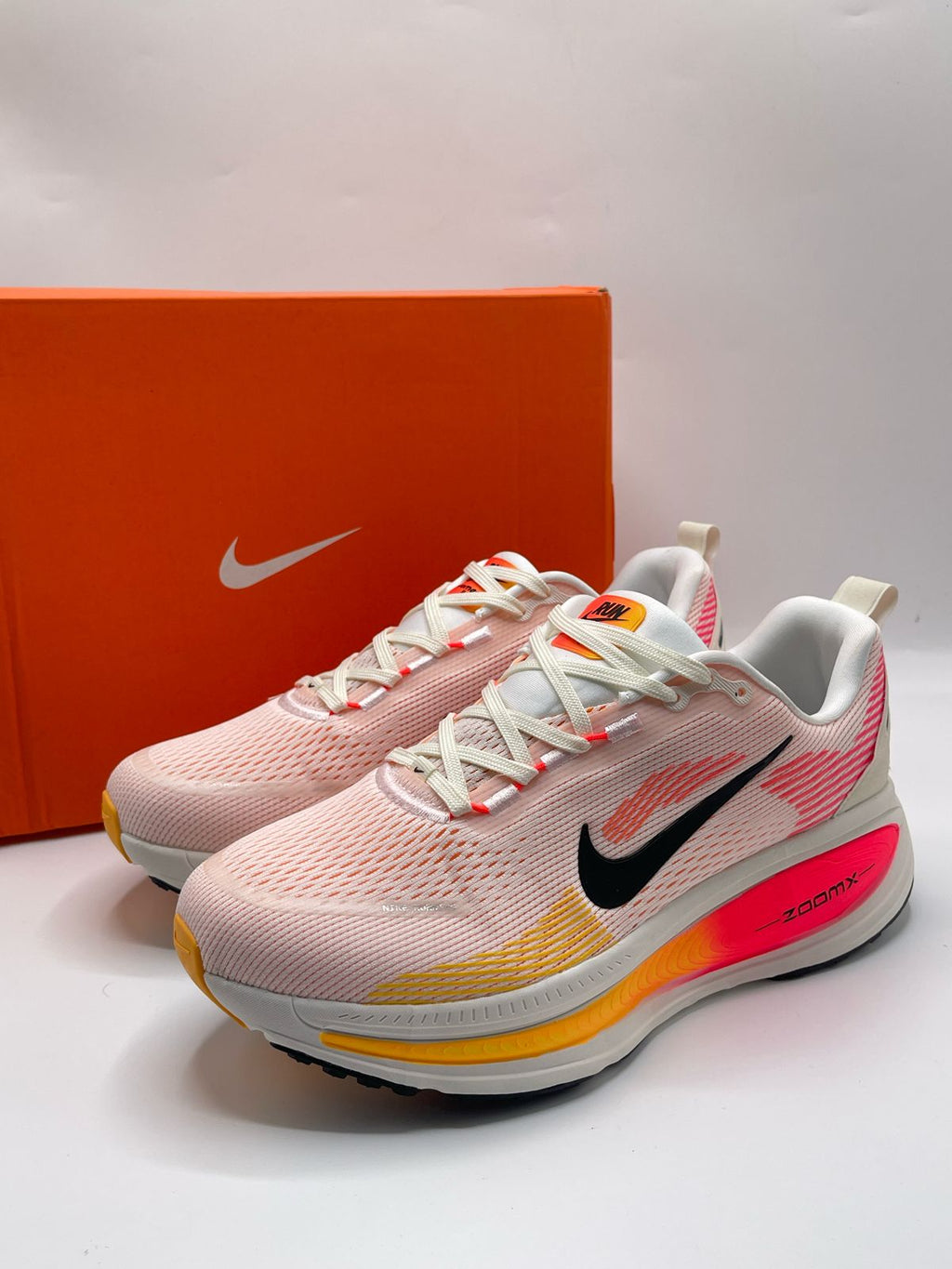 NIKE VOMERO 18