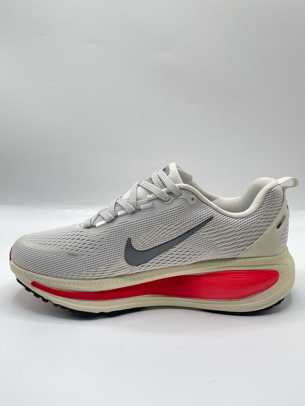 NIKE VOMERO 18