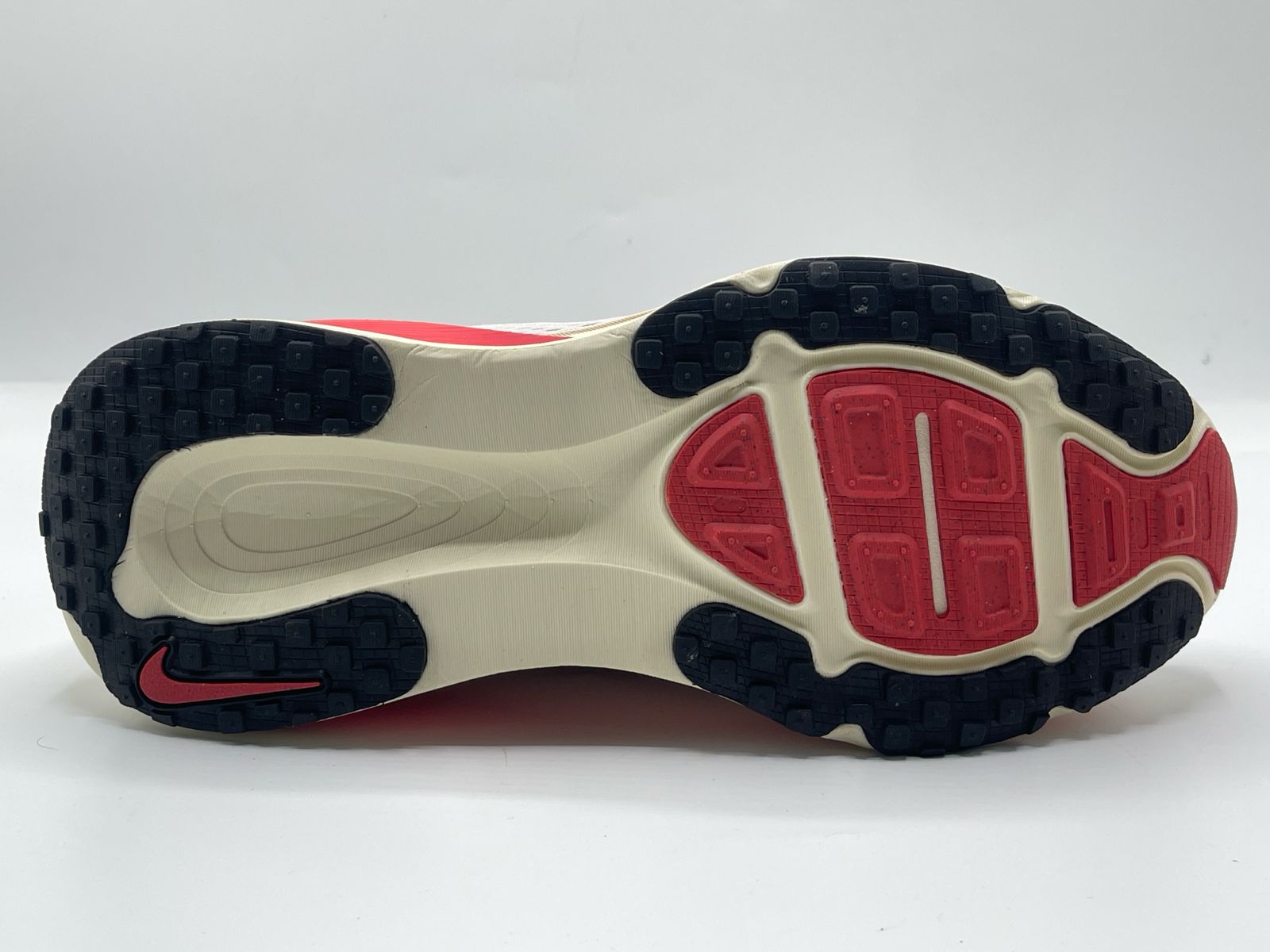 NIKE VOMERO 18