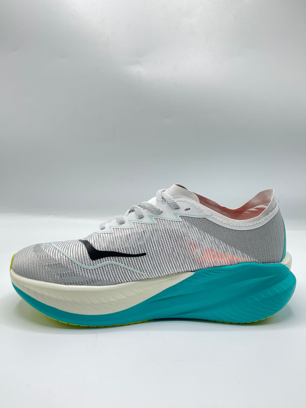 HOKA ONE MACH X2